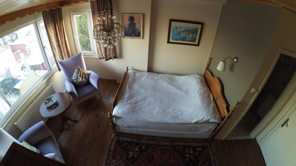 Berk Guest House - Grandma'S House Istanboel Buitenkant foto